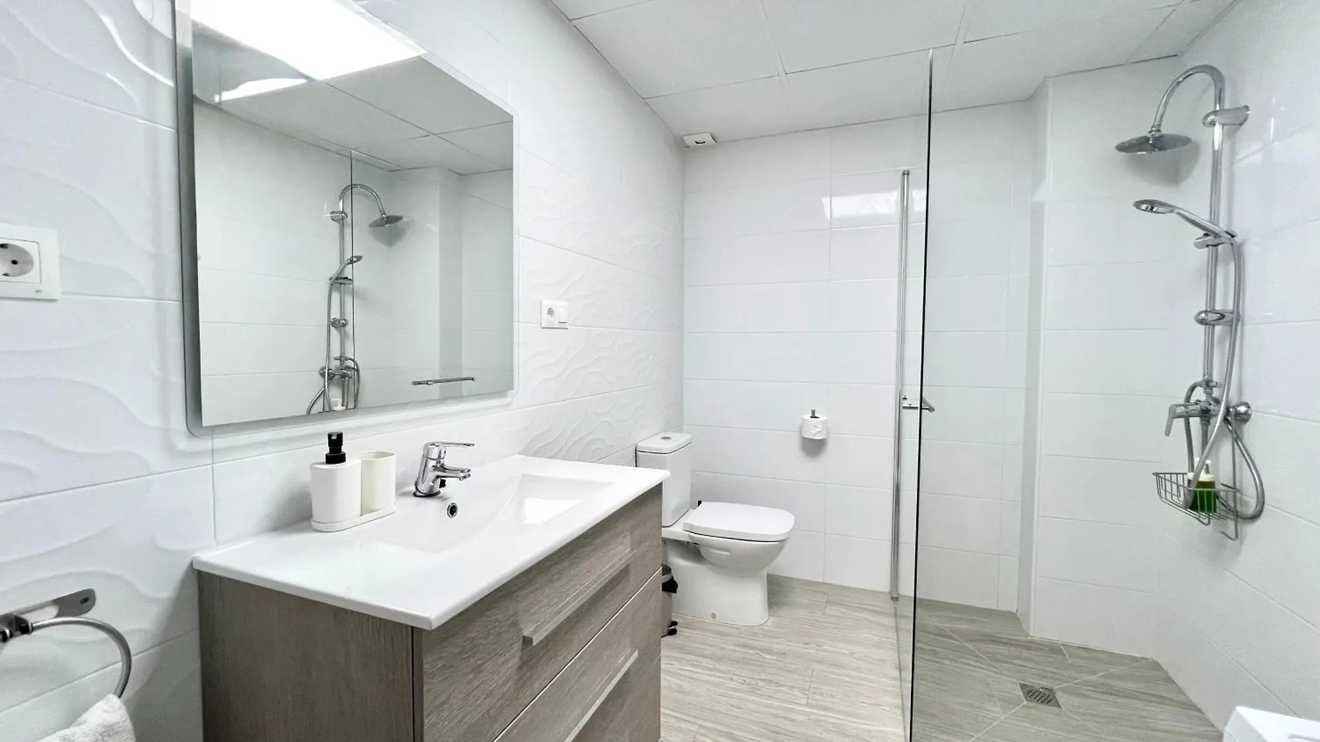 Pyr Beach And Pool Studio I Fuengirola